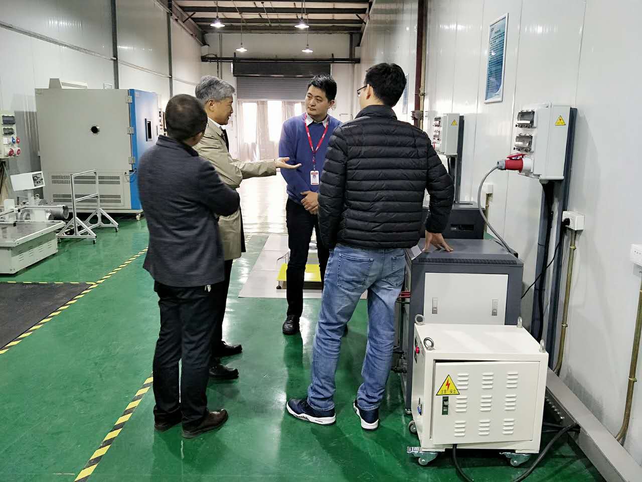 西安理工大钟彦孔教授莅临集团研发中心调查领导(图3)