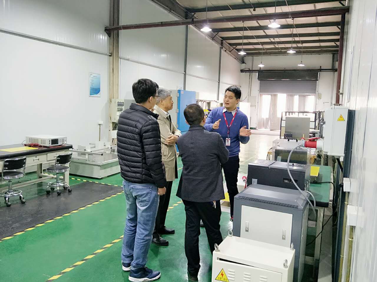 西安理工大钟彦孔教授莅临集团研发中心调查领导(图2)