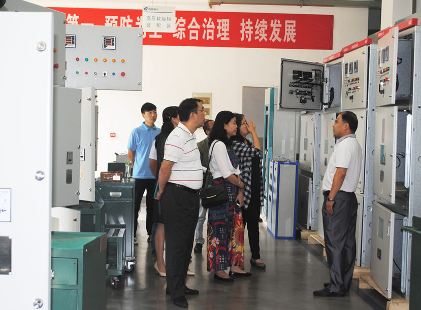 西安名牌产品复审与质量专家走进88038威尼斯检测(图3)