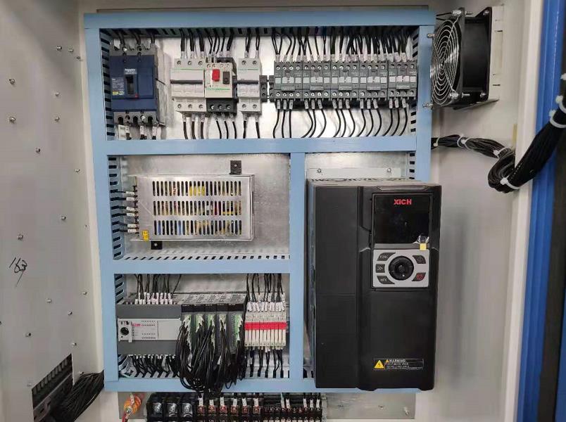 88038威尼斯检测XFC500变频器在塑料挤出机上利用(图2)