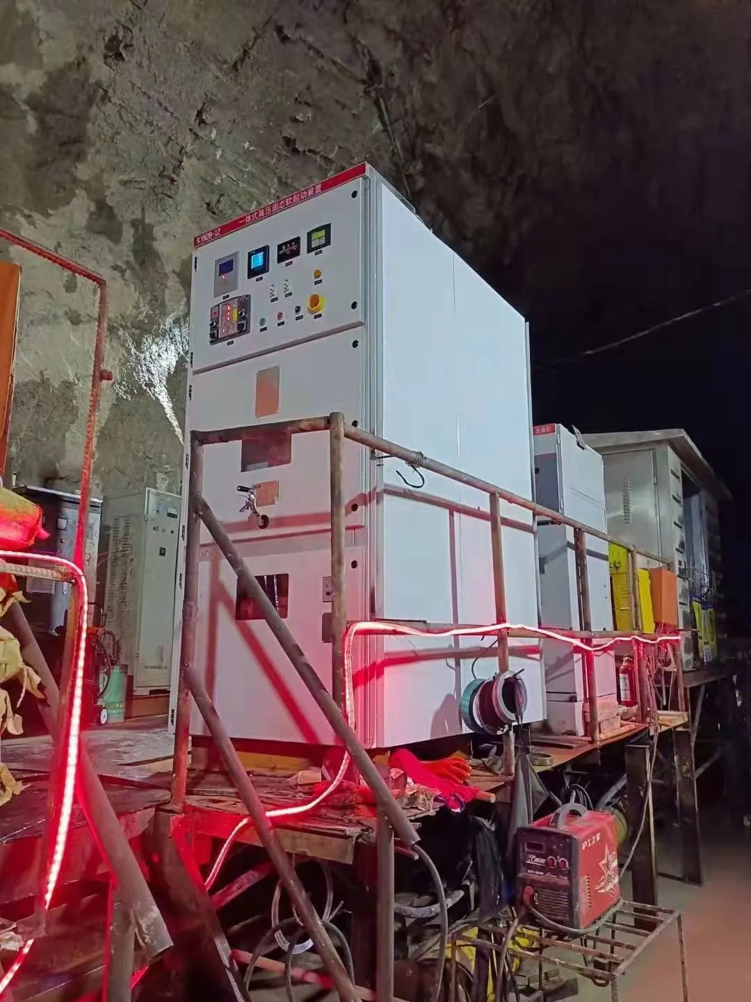 88038威尼斯检测高压软起动装置再度呈此刻重大水利工程现场(图3)