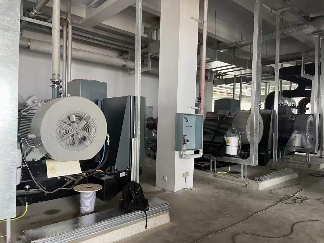 高压固态软起动器配套空压机利用现场(图1)